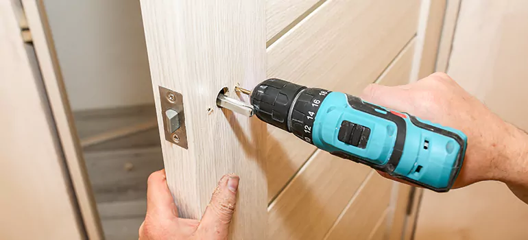 Old Door Knob Repair in Deerfield Beach, FL